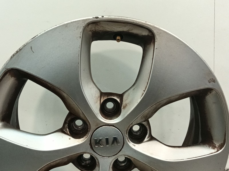 Recambio de llanta para kia carens iv 1.7 crdi referencia OEM IAM 52910A4100  