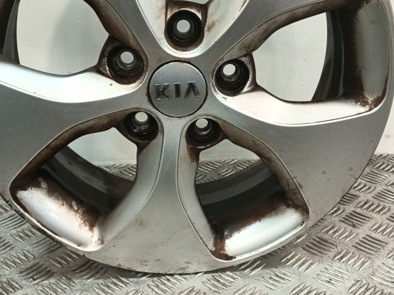 Recambio de llanta para kia carens iv 1.7 crdi referencia OEM IAM 52910A4100  