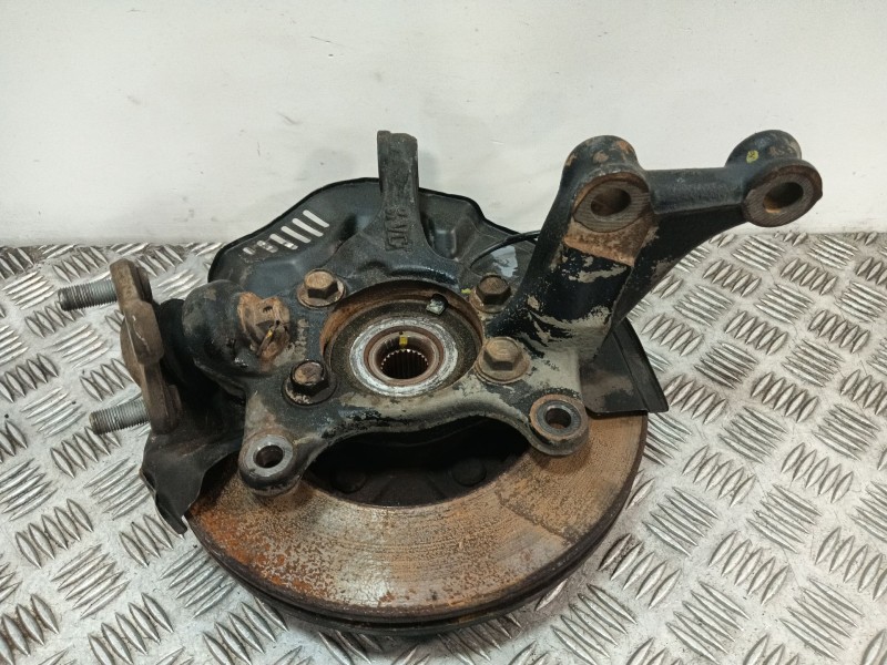 Recambio de mangueta delantera izquierda para toyota auris (_e15_) 1.6 (zre151_) referencia OEM IAM   