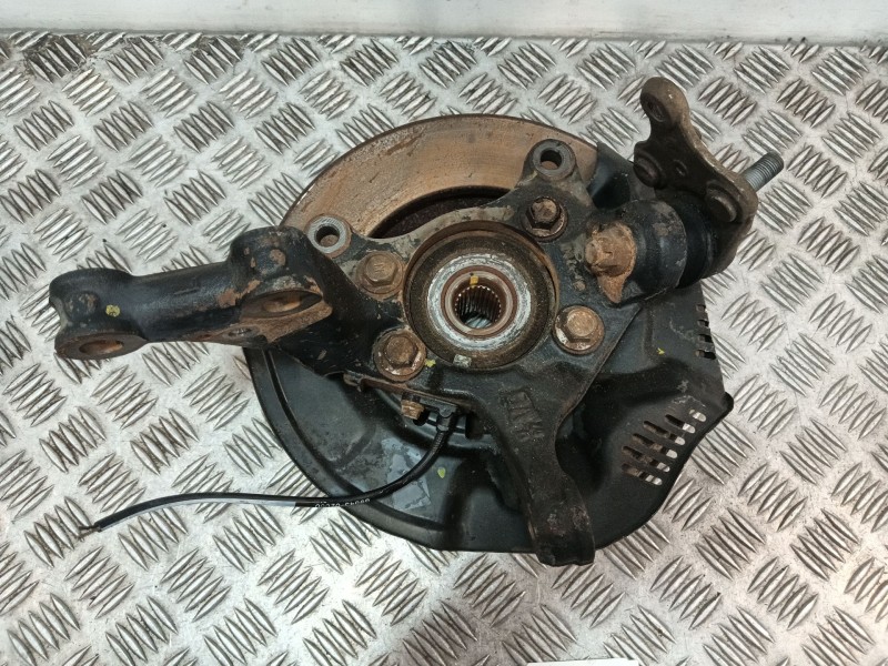 Recambio de mangueta delantera izquierda para toyota auris (_e15_) 1.6 (zre151_) referencia OEM IAM   