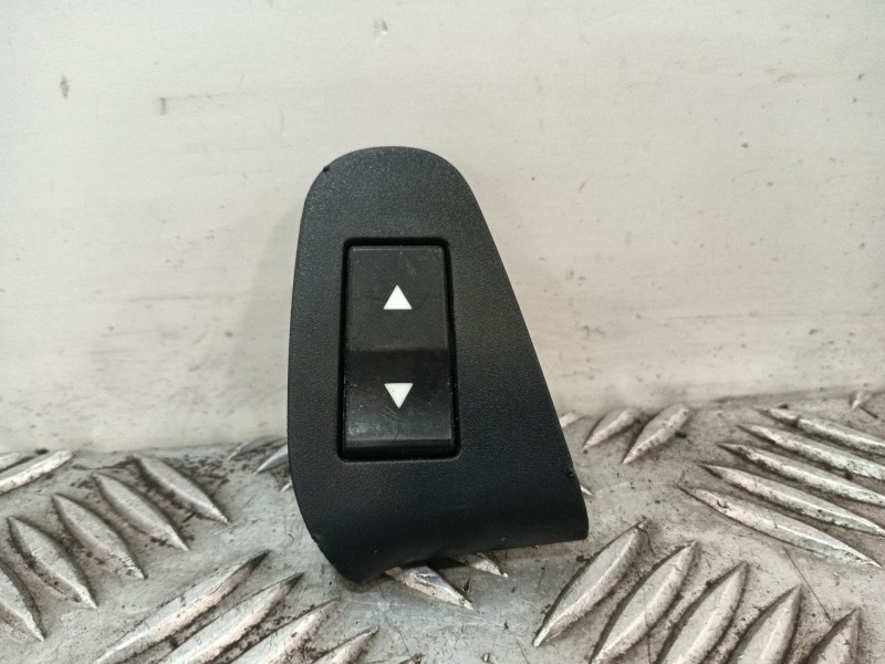 Recambio de mando elevalunas delantero derecho para fiat stilo (192_) 1.6 16v (192_xb1a) referencia OEM IAM B569  
