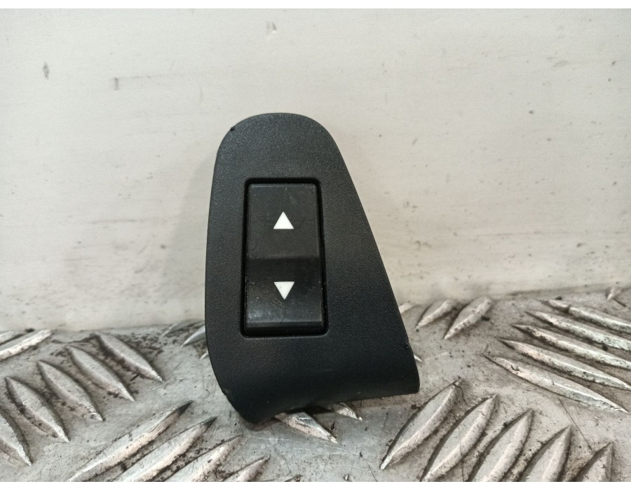 Recambio de mando elevalunas delantero derecho para fiat stilo (192_) 1.6 16v (192_xb1a) referencia OEM IAM B569  