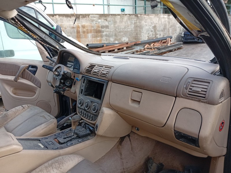 Recambio de salpicadero para mercedes-benz clase m (w163) referencia OEM IAM A1636800787  