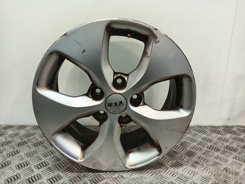 Recambio de llanta para kia carens iv 1.7 crdi referencia OEM IAM 52910A4100  