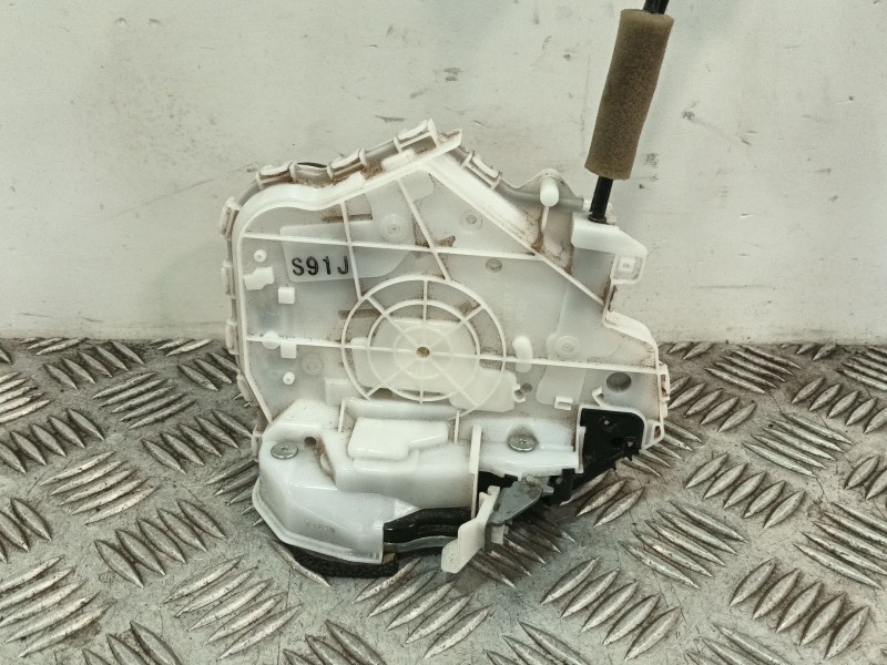 Recambio de cerradura puerta delantera derecha para mazda 3 berlina (bp) referencia OEM IAM   