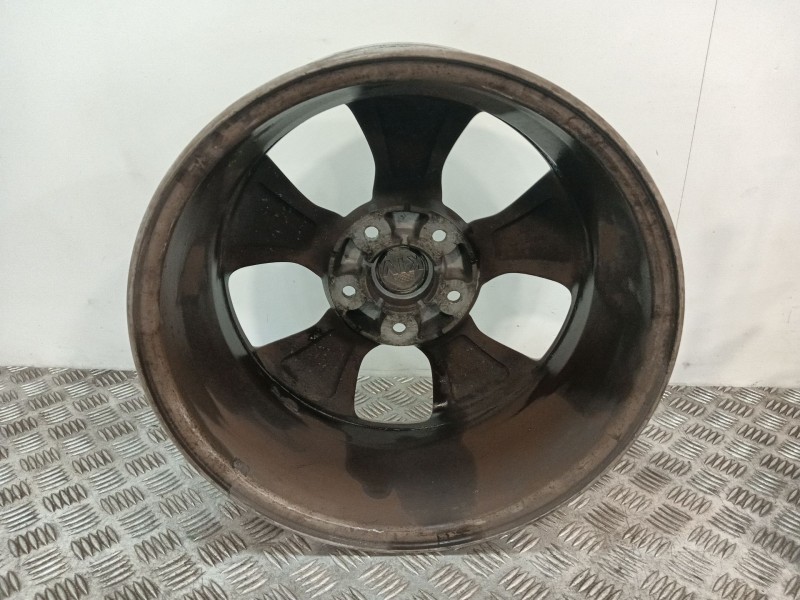Recambio de llanta para kia carens iv 1.7 crdi referencia OEM IAM 52910A4100  