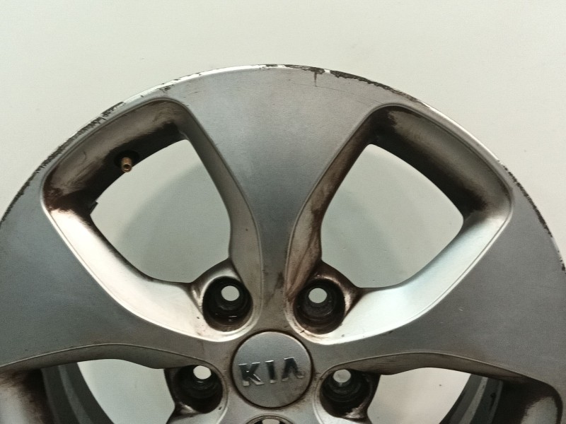 Recambio de llanta para kia carens iv 1.7 crdi referencia OEM IAM 52910A4100  