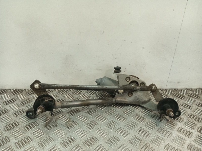 Recambio de motor limpia delantero para toyota yaris 1.3 16v cat referencia OEM IAM 851100D080  