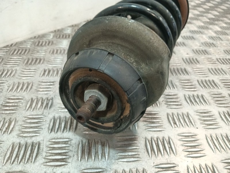 Recambio de amortiguador delantero izquierdo para dacia duster referencia OEM IAM 8200813791B  