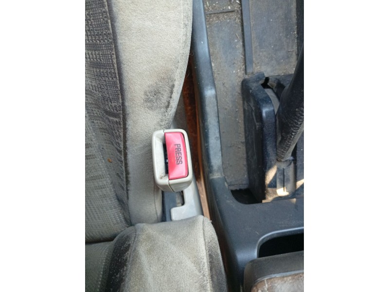 Recambio de enganche cinturon delantero izquierdo para nissan x-trail i (t30) 2.2 di 4x4 referencia OEM IAM   
