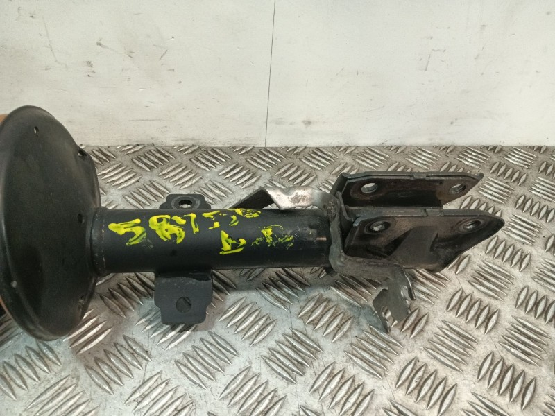 Recambio de amortiguador delantero derecho para dacia duster referencia OEM IAM 8200813791B  