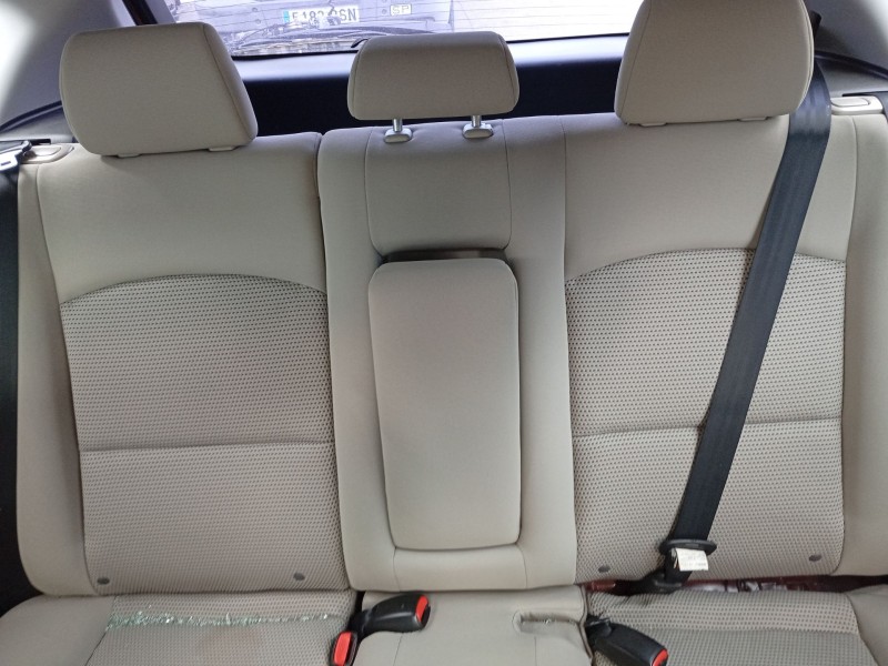Recambio de asientos traseros para mazda 3 (bk) 1.6 (bk14) referencia OEM IAM BBM28820X  