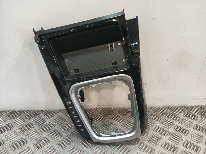 Recambio de moldura para kia xceed (cd) 1.5 t-gdi mhev referencia OEM IAM 84615J7000 93300J7AF0 