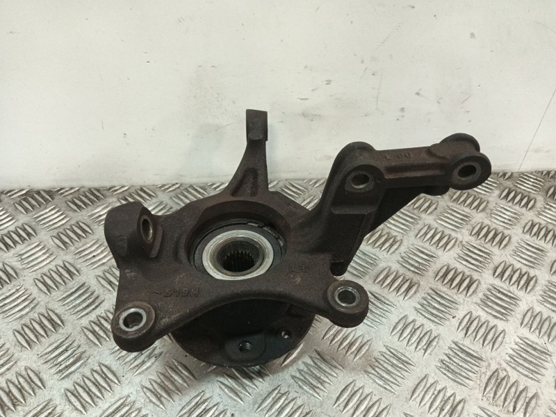 Recambio de mangueta delantera izquierda para dacia duster (hs_) 1.5 dci referencia OEM IAM 8200881824  