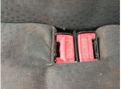 Recambio de enganche cinturon trasero central para renault clio ii (bb_, cb_) 1.5 dci (b/cb3m) referencia OEM IAM   