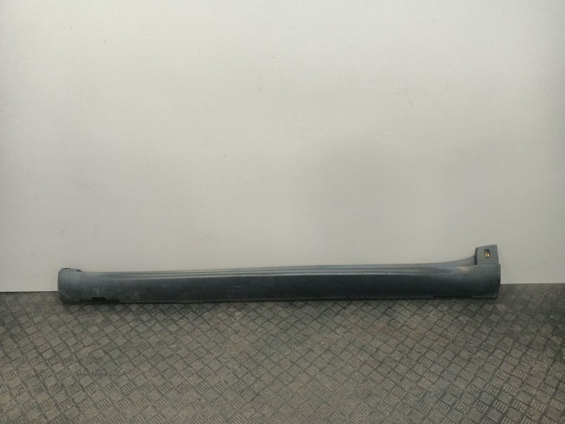 Recambio de faldon lateral para citroën c4 cactus 1.2 vti 82 referencia OEM IAM 9801521880  