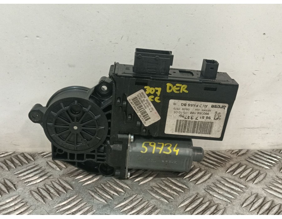 Recambio de motor elevalunas delantero derecho para peugeot 307 cc (3b) 2.0 16v referencia OEM IAM 9651734780  