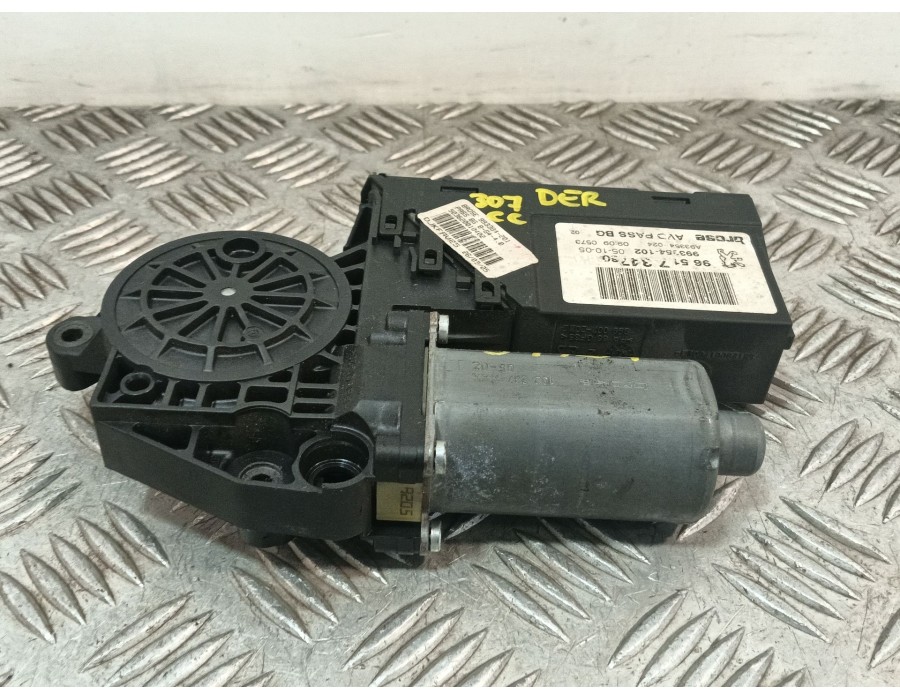 Recambio de motor elevalunas delantero derecho para peugeot 307 cc (3b) 2.0 16v referencia OEM IAM 9651734780  