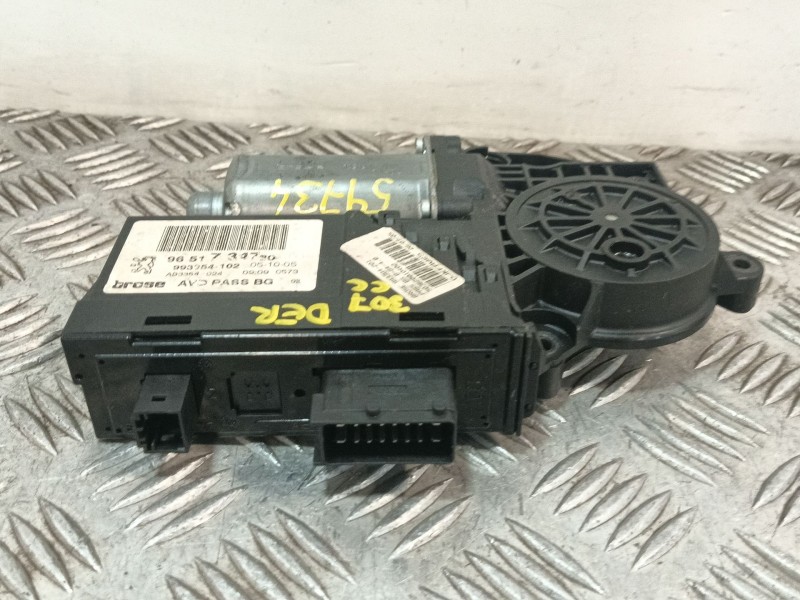 Recambio de motor elevalunas delantero derecho para peugeot 307 cc (3b) 2.0 16v referencia OEM IAM 9651734780  