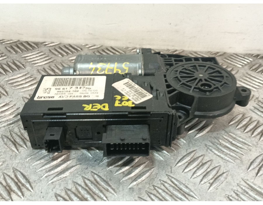 Recambio de motor elevalunas delantero derecho para peugeot 307 cc (3b) 2.0 16v referencia OEM IAM 9651734780  
