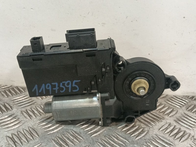 Recambio de motor elevalunas delantero derecho para peugeot 307 cc (3b) 2.0 16v referencia OEM IAM 9651734780  