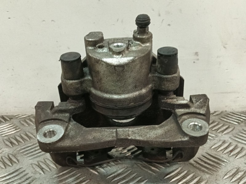 Recambio de pinza freno delantera derecha para toyota yaris (_p13_) 1.0 (ksp130) referencia OEM IAM 477300D070  