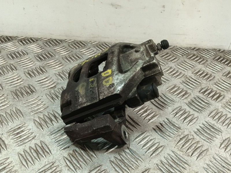 Recambio de pinza freno delantera derecha para toyota yaris (_p13_) 1.0 (ksp130) referencia OEM IAM 477300D070  