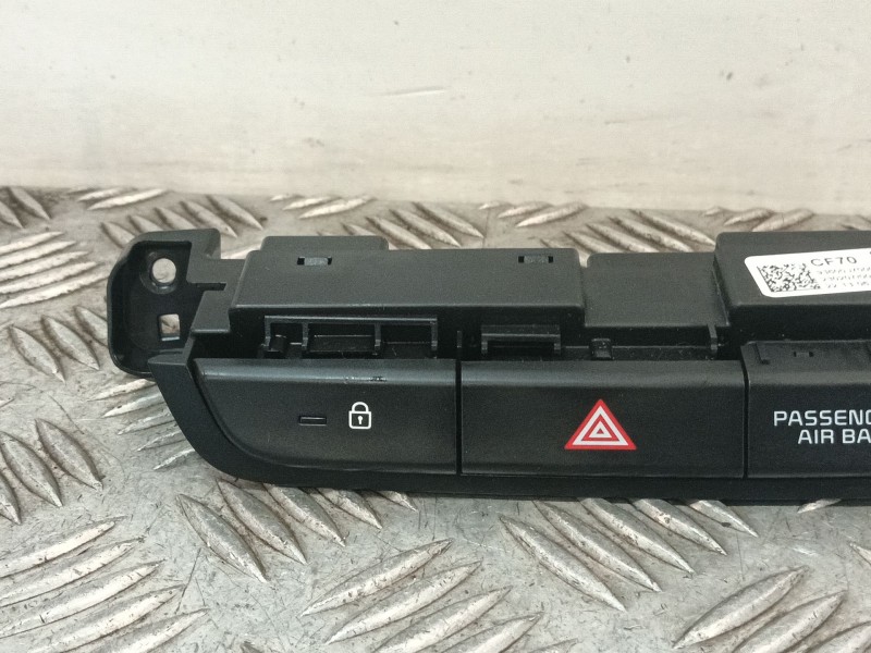 Recambio de warning para kia xceed (cd) 1.5 t-gdi mhev referencia OEM IAM 93600J7000WK  