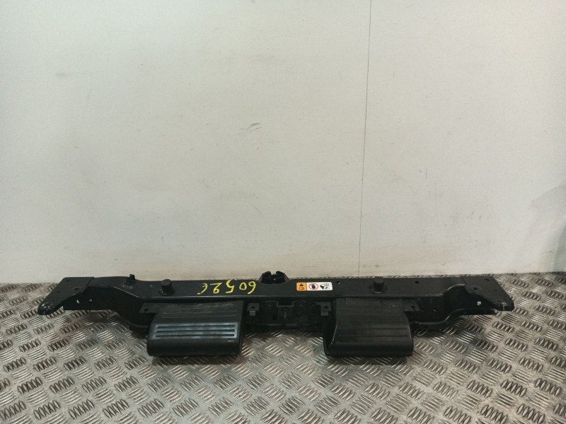 Recambio de travesaño superior para kia carens iv 1.7 crdi referencia OEM IAM 64101A4000  