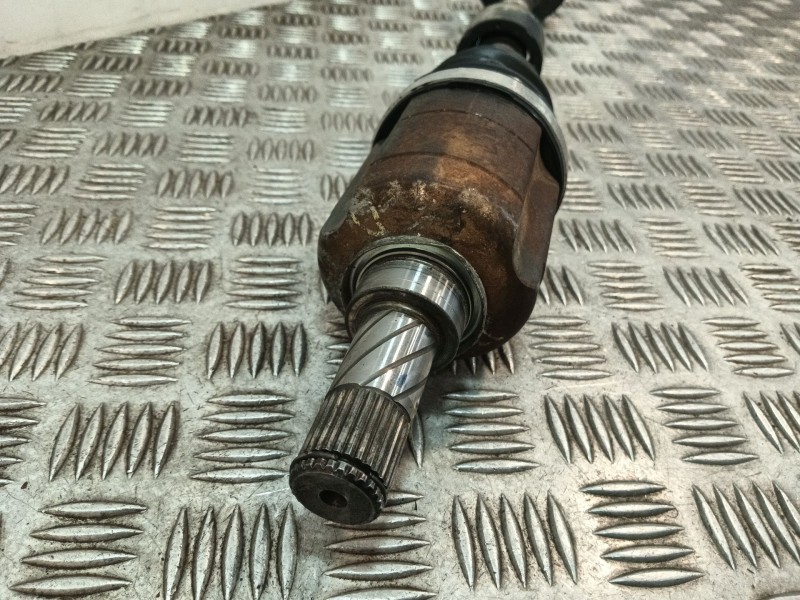 Recambio de transmision delantera izquierda para dacia duster referencia OEM IAM 391015061R  