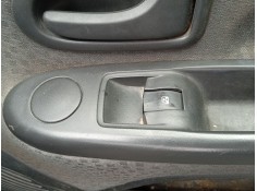 Recambio de mando elevalunas delantero derecho para renault clio ii (bb_, cb_) 1.5 dci (b/cb3m) referencia OEM IAM 7700410151  