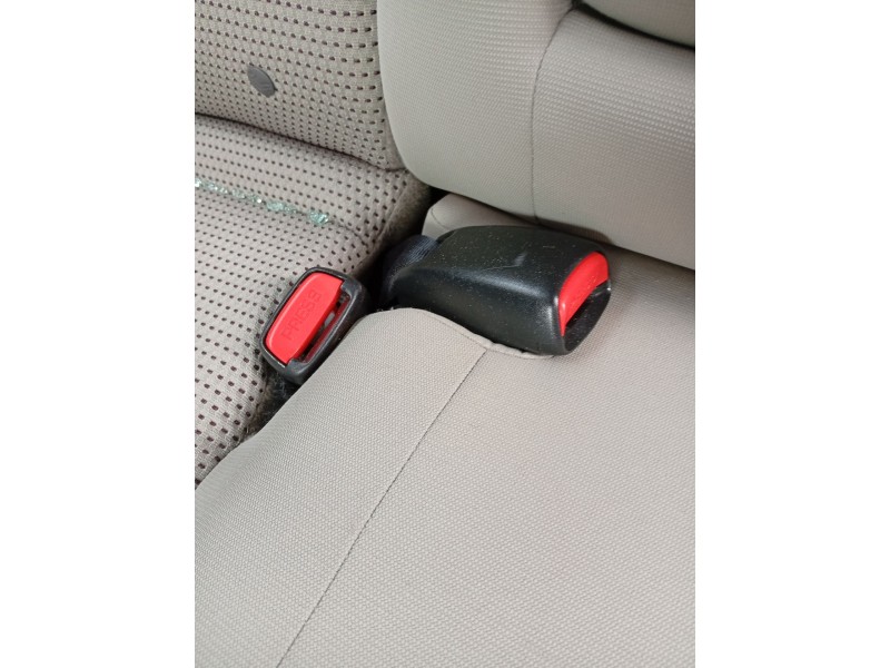Recambio de enganche cinturon trasero central para mazda 3 (bk) 1.6 (bk14) referencia OEM IAM   