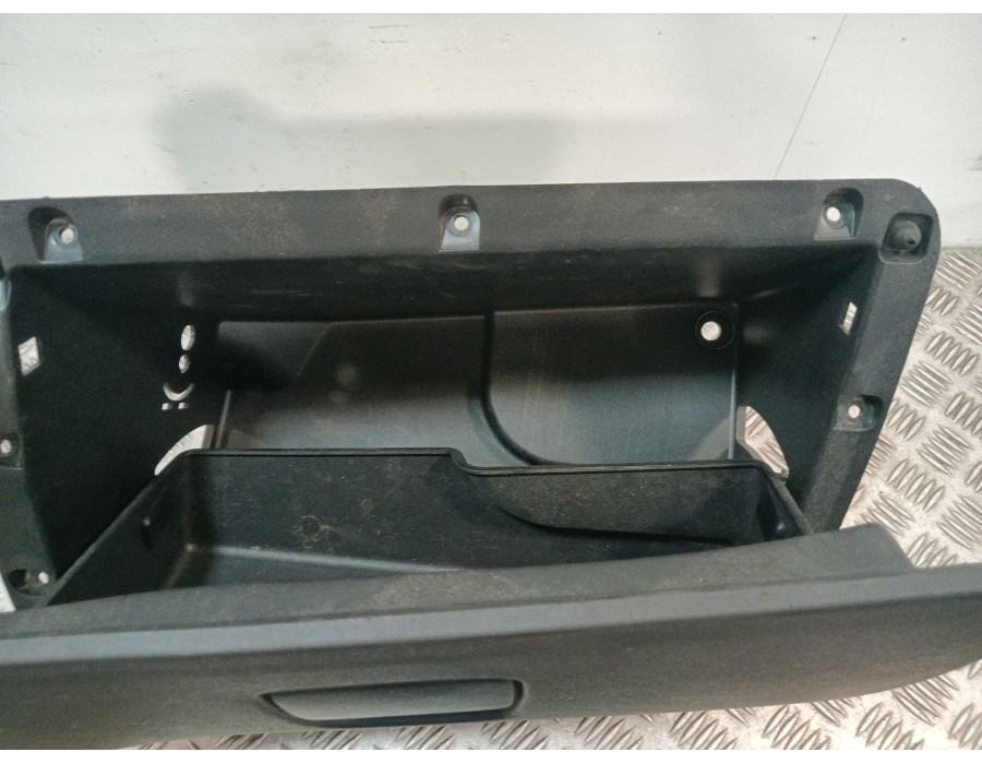 Recambio de guantera para iveco daily vi furgoneta 35s18, 35c18, 40c18, 50c18, 60c18, 65c18, 70c18 referencia OEM IAM 5801544516