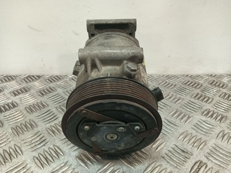 Recambio de compresor aire acondicionado para renault megane ii coupe/cabrio referencia OEM IAM 8200940233  