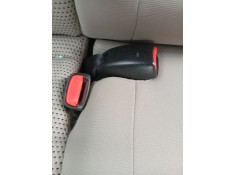 Recambio de enganche cinturon trasero derecho para mazda 3 (bk) 1.6 (bk14) referencia OEM IAM BPYK5772002  