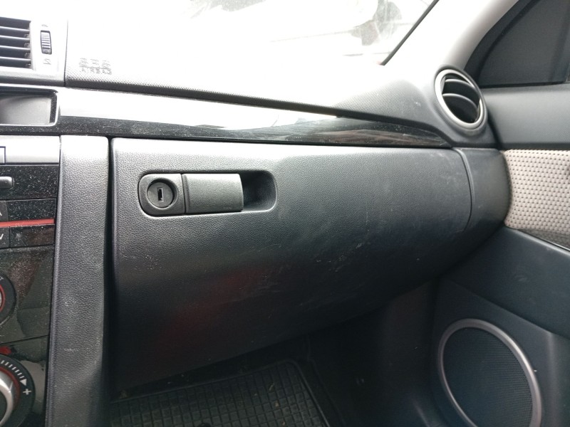 Recambio de guantera para mazda 3 (bk) 1.6 (bk14) referencia OEM IAM BP4K64161  