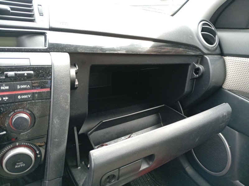 Recambio de guantera para mazda 3 (bk) 1.6 (bk14) referencia OEM IAM BP4K64161  