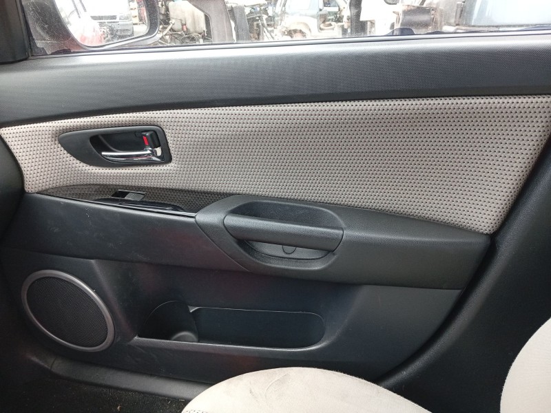 Recambio de guarnecido puerta delantera derecha para mazda 3 (bk) 1.6 (bk14) referencia OEM IAM BR2A6843X  