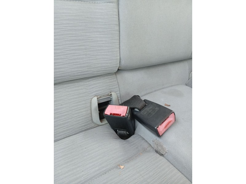 Recambio de enganche cinturon trasero derecho para bmw 1 (e81) 118 d referencia OEM IAM 72119117251  
