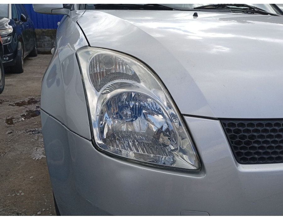 Recambio de faro derecho para suzuki swift iii (mz, ez) 1.3 ddis (rs 413d) referencia OEM IAM 3512062J11000  