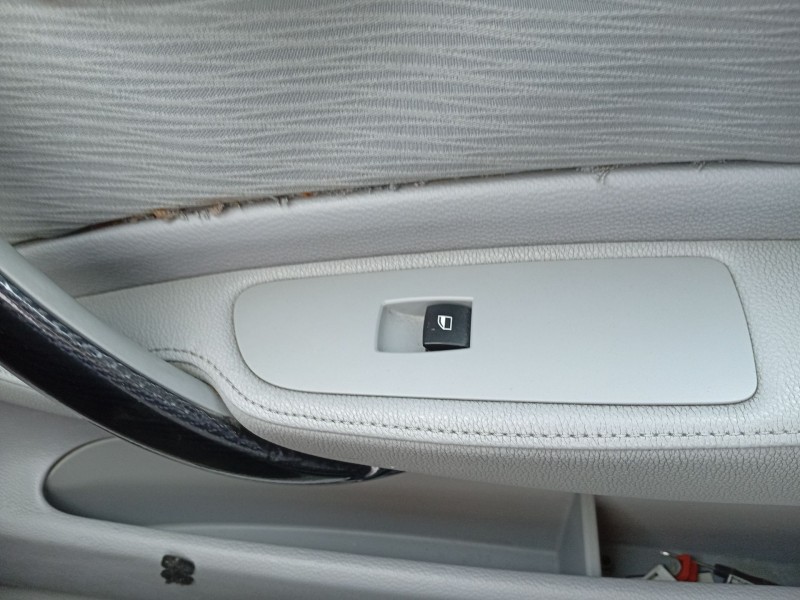 Recambio de mando elevalunas delantero derecho para bmw 1 (e81) 118 d referencia OEM IAM 61319162997  