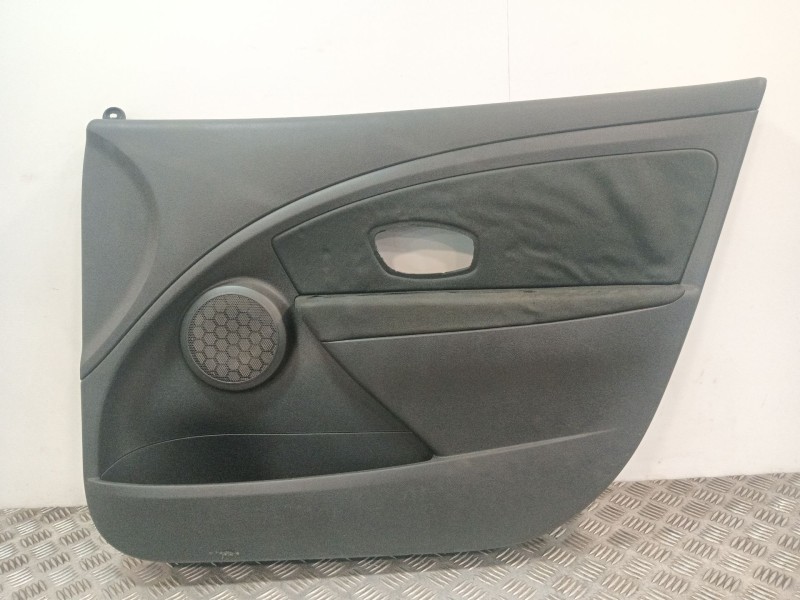 Recambio de guarnecido puerta delantera derecha para renault megane iii berlina 5 p referencia OEM IAM 156042761A  
