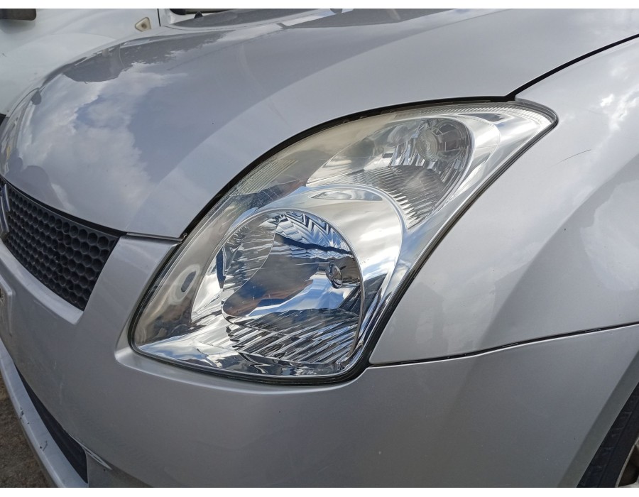 Recambio de faro izquierdo para suzuki swift iii (mz, ez) 1.3 ddis (rs 413d) referencia OEM IAM 3532062J11000  