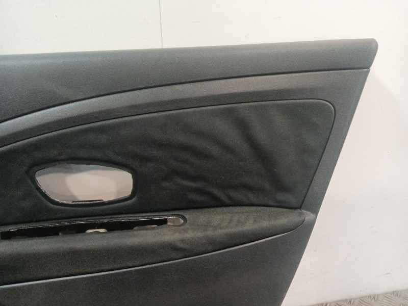 Recambio de guarnecido puerta delantera derecha para renault megane iii berlina 5 p referencia OEM IAM 156042761A  