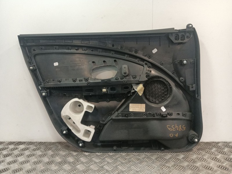 Recambio de guarnecido puerta delantera derecha para renault megane iii berlina 5 p referencia OEM IAM 156042761A  
