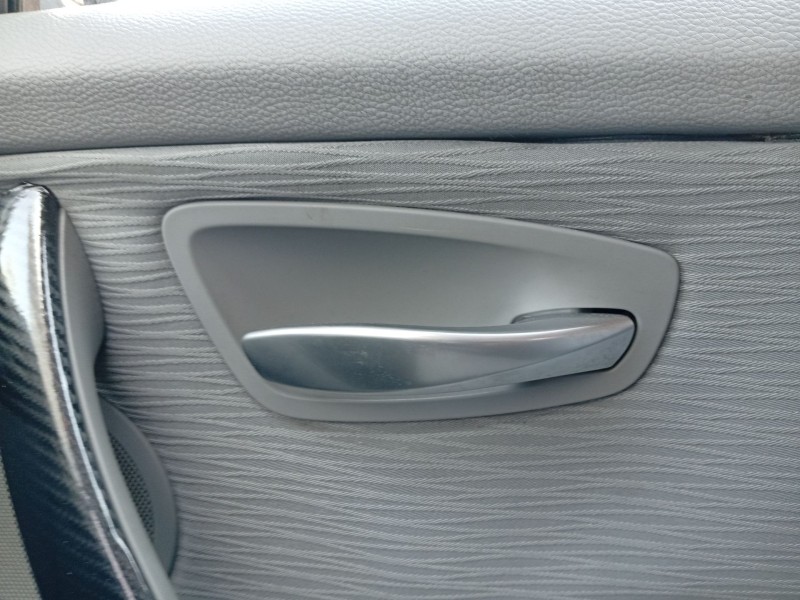 Recambio de maneta interior delantera derecha para bmw 1 (e81) 118 d referencia OEM IAM 51417145076  