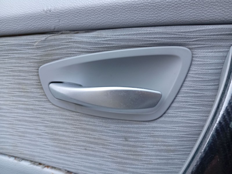 Recambio de maneta interior delantera izquierda para bmw 1 (e81) 118 d referencia OEM IAM 51417145075 / 51417122661  