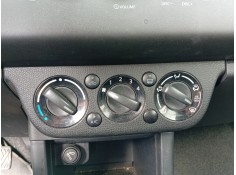 Recambio de mando climatizador para suzuki swift iii (mz, ez) 1.3 ddis (rs 413d) referencia OEM IAM 7440062J10BJP  