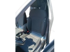 Recambio de asiento delantero izquierdo para kia carens iv 1.7 crdi referencia OEM IAM 88500A4000  