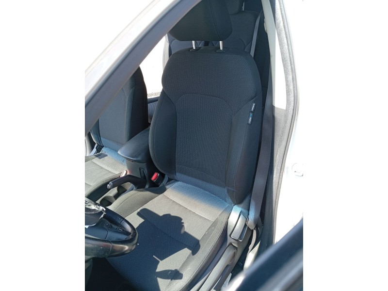 Recambio de asiento delantero izquierdo para kia carens iv 1.7 crdi referencia OEM IAM 88500A4000  